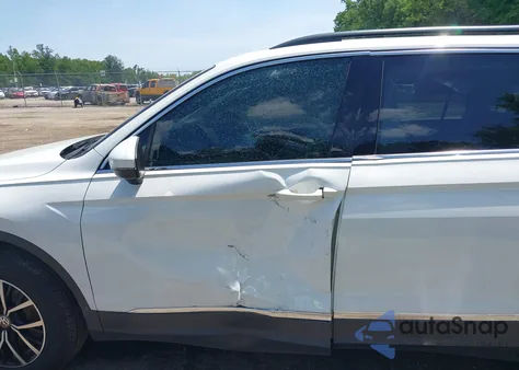 2021 Volkswagen Tiguan 2.0T Se/2.0T Se R-Line Black/2.0T Sel из США, поврежденный, VIN 3VV2B7AX0MM028554